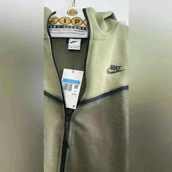 Men’s Nike Sportswear Tech Fleece Lightweight - Picture 3 of 6